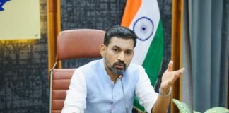 DM डॉ. आशीष चौहान का संकल्प – कोई बेटी स्कूल से बाहर नहीं रहेगी, ड्रॉपआउट बालिकाओं को स्नातक तक पढ़ाने की मुहिम शुरू